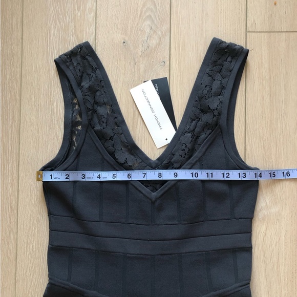 NWT French Connection Katie Crepe Lace Detailed Sleeveless V Neck Dress in Grey - Picture 6 of 14